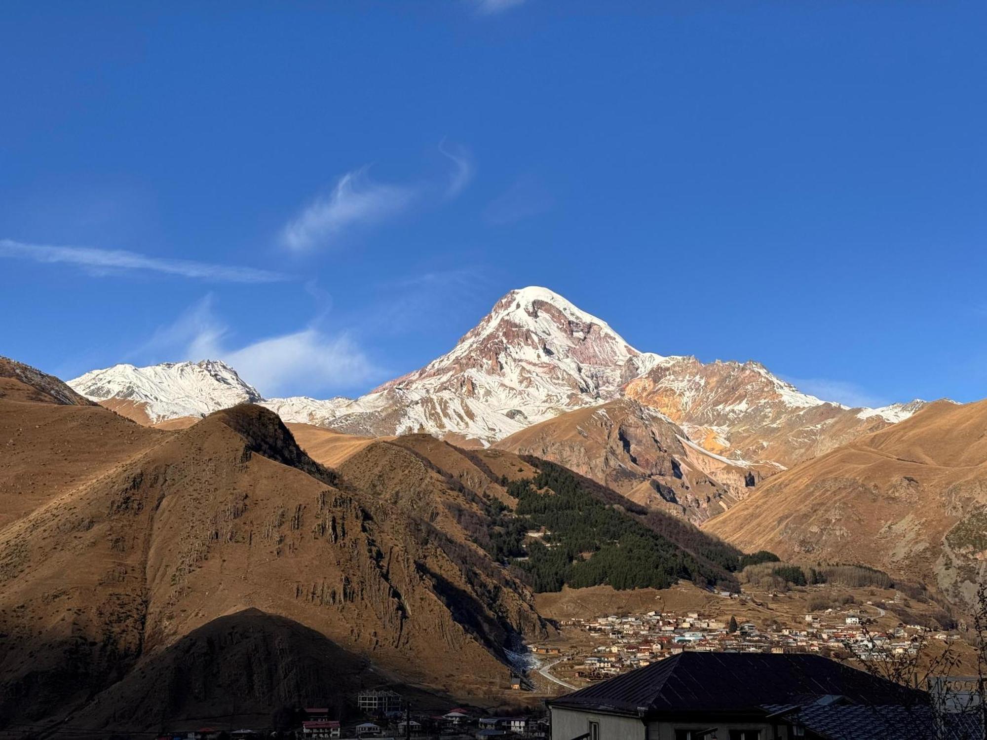 Family Hotel 7 Sisters Kazbegi Exterior photo