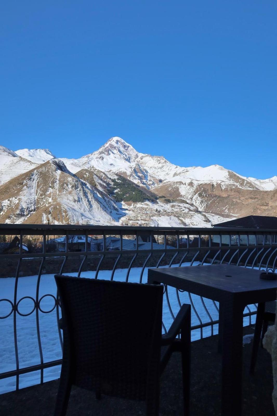 Family Hotel 7 Sisters Kazbegi Exterior photo